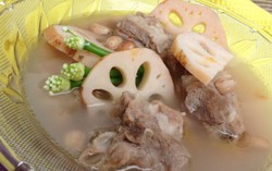 Canh củ sen hầm sườn non giải nhiệt ngày nóng