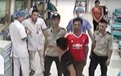 Côn đồ đe dọa nhân viên y tế, bắn nhân viên an ninh BV Hùng Vương