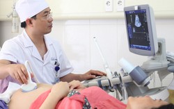 Tiết sữa non khi mang bầu có nguy hiểm?
