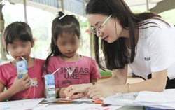 Báo Phụ nữ Việt Nam mang Trung thu đến trẻ nhiễm HIV