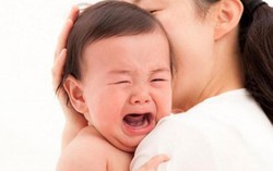 Bệnh tiêu chảy cấp lúc giao mùa nguy hiểm thế nào với trẻ?