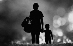 Đứa bé trai từ mối tình vụng trộm của cha chồng