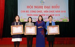 Cán bộ, công chức, viên chức Cơ quan TƯ Hội LHPNVN nhắn tin ủng hộ Tết vì người nghèo