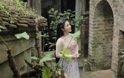 Quán quân Thần tượng Bolero Hellen Thủy hóa nàng Xuân dịu dàng 