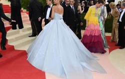 Thời trang công nghệ chiếm lĩnh thảm đỏ Met Gala