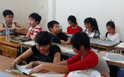 Vừa vào năm học, mẹ đã lo con bị 'trù dập' vì không đi học thêm