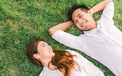 Vợ chồng lấy nhau lâu vẫn lãng mạn như thuở ban đầu