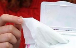 Chọn giấy và khăn ướt không gây hại