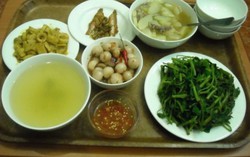 Nội chiến mẹ chồng nàng dâu vì bữa cơm