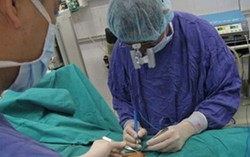 'Gãy súng' ở tuổi 45 vì 'yêu' tư thế khó