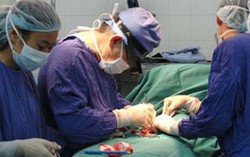 Chàng trai có ngực to như phụ nữ trưởng thành