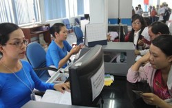 Ga Sài Gòn phát số thứ tự mua vé tàu Tết Nguyên đán Kỷ Hợi