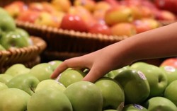 Làm sạch đại tràng bằng 3 loại trái cây rất sẵn trong mùa này