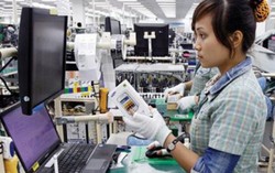 Đủ điểm đỗ đại học, nữ sinh vẫn xin làm công nhân Samsung