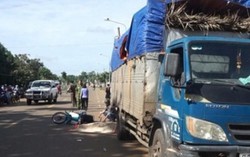 Xe tải tông chết một phụ nữ bán rau