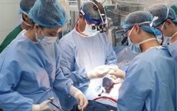 Lần đầu mổ tim bằng nội soi ít xâm lấn cho 2 bệnh nhi