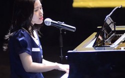 Ngày của cha nghe ca khúc "Ba kể con nghe” 
