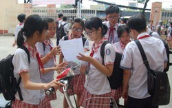 Thí sinh thi vào lớp 10 ở TPHCM than đề Toán khó