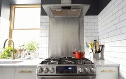 Đánh bay mọi vết bẩn trên lưới hút mùi