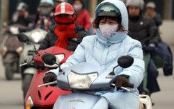 Mưa phùn vẫn tiếp diễn, nhiệt độ Hà Nội giảm thêm 2 độ C