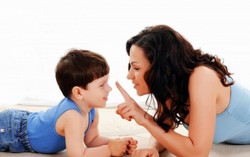 Im lặng cho trẻ cơ hội giãi bày
