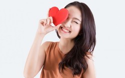 Biểu hiện ‘lật tẩy’ bạn đang mê chàng