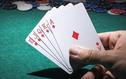 Dành 1 năm lên kế hoạch ly hôn chồng ham mê cờ bạc