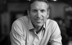 Howard Schultz - Đặt trái tim vào cốc cafe