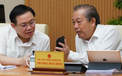 Chùm ảnh Thủ tướng cùng các thành viên Chính phủ nhắn tin ủng hộ người nghèo
