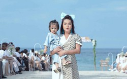 Cindy Thái Tài gây bất ngờ khi trình diễn thời trang