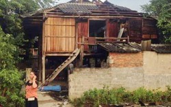 Giông lốc thổi bay mái nhà ở Yên Bái