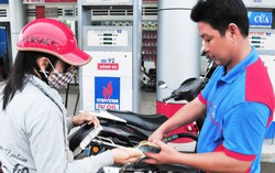 Đồng loạt tăng giá, xăng RON95-III vượt ngưỡng 20.000 đồng/lít