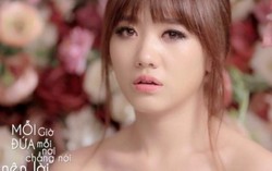 Trong bão scandal, Hari Won buồn bã hát 'Yêu không hối hận'