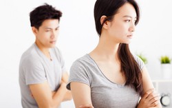 Chồng cũ viết 10 trang tâm thư mong về bến cũ, vợ chưa mở lòng