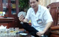 Điều chuyển, không bổ nhiệm lại giám đốc bệnh viện đánh bài ăn tiền