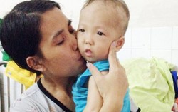 Mẹ 'nằm lì ở viện' cùng con chiến đấu với viêm phổi