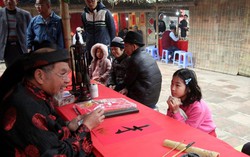 Văn Miếu tuyển lựa 60 'ông đồ' cho Hội chữ xuân Kỷ Hợi