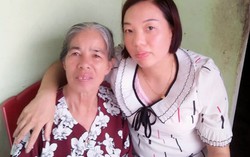 Mẹ già sững sờ khi thấy con gái trở về sau 18 năm bị lừa bán
