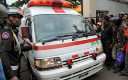 'Sao không hỏi vì sao xe cấp cứu 1h mới tới ?'