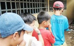 Học sinh 'nhịn thở' khi đến trường