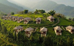 Những ngôi nhà đá tạo nên không gian lạ ở Hoàng Liên Sơn