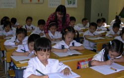 Bỏ chấm điểm tiểu học, giáo viên hụt hơi