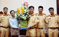 Phòng Cảnh sát giao thông, Công an TP Hà Nội chúc mừng Báo PNVN
