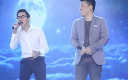 Phương Thanh vái lạy khi Lam Trường song ca với “giọng ca thảm họa"