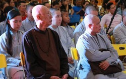 Nghệ sĩ Lê Bình xuất viện sau điều trị ung thư phổi: 'Cố gắng sống để không phụ lòng mọi người'