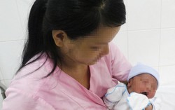 Trên đường đi đẻ, thai phụ sinh con ngay trên taxi