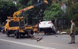 Bà chở cháu đi học về bị taxi tông tử vong thương tâm
