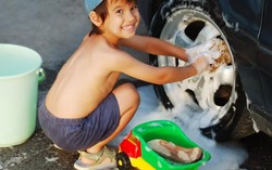 Trẻ em xứ chuột túi hào hứng làm thêm dịp hè