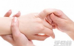 1 phút day ngón tay đánh bay mỏi mệt