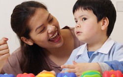 Bạn nên làm gì nếu con bị tự kỷ?